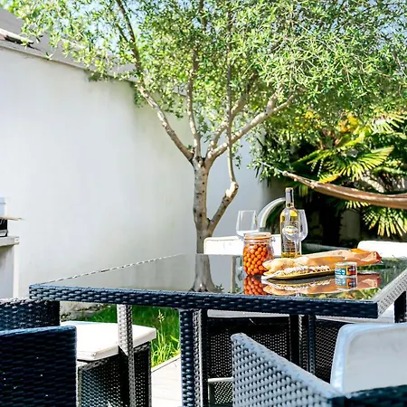 Maisonnette Climatisee 4p - Barbecue - Jardin * Jurançon